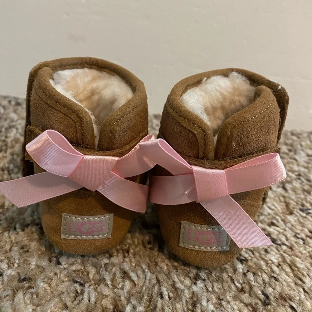 UGG Baby Boots with Pink Bow Newborn Tan Size 0/1